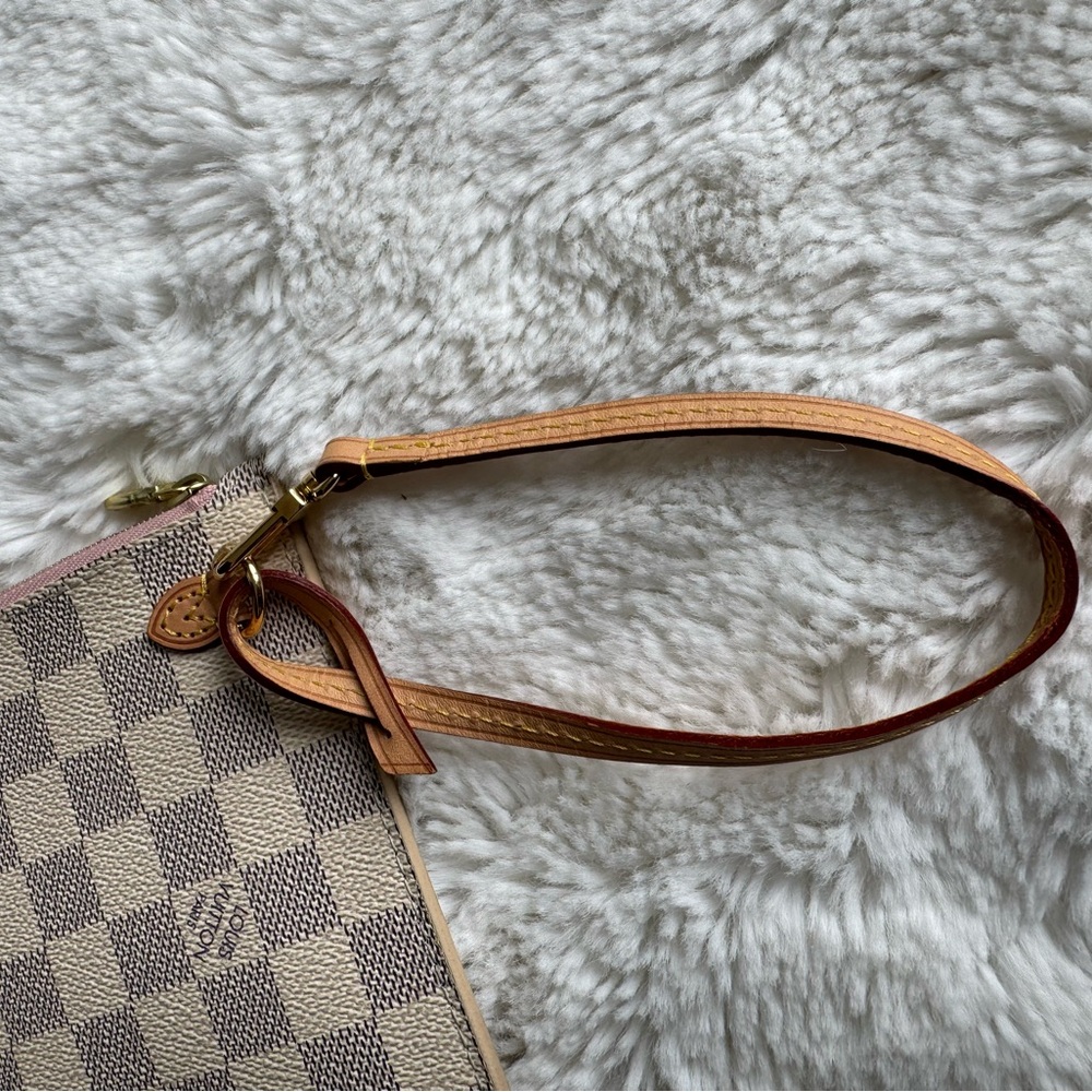 Authentic Louis Vuitton Wristlet - Picture 6 of 7